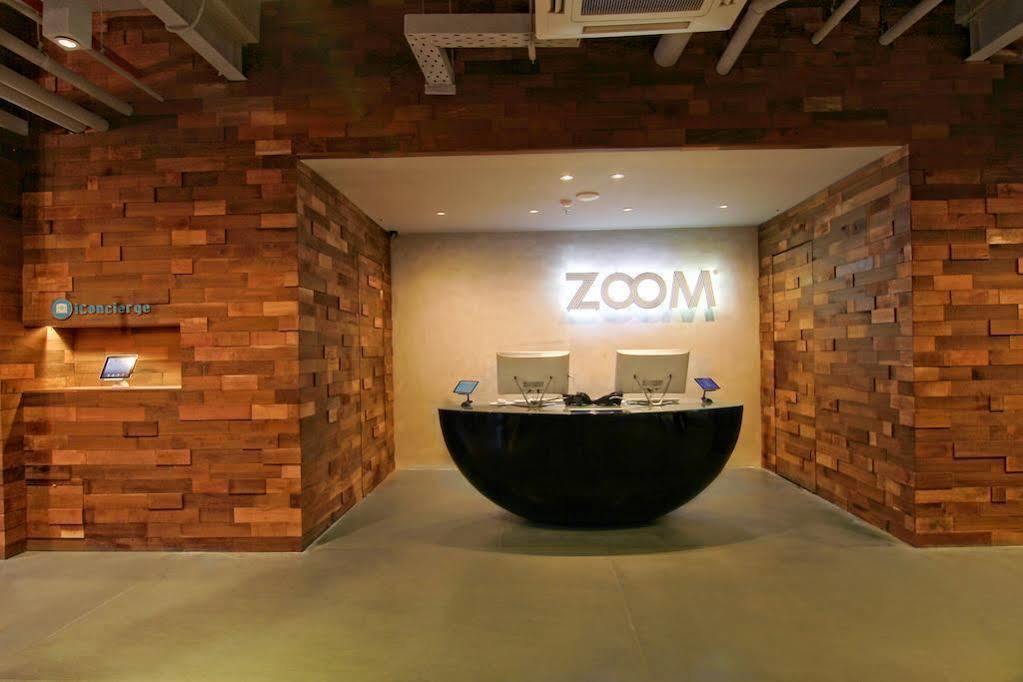 Zoom Smart Hotel Jemursari Surabaya Exterior photo